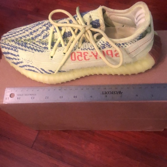 YEEZY BOOST 350 - Picture 12 of 14